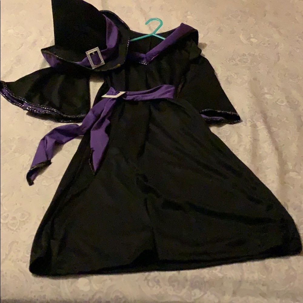 Witch costume